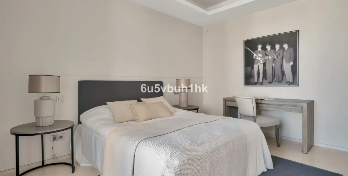 Sale of detached villa in Golden Mile 27