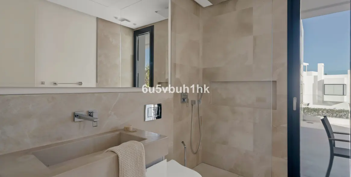 Sale of detached villa in Golden Mile 28