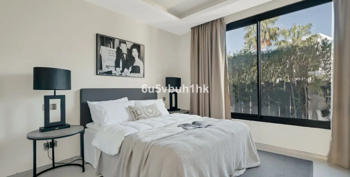 Sale of detached villa in Golden Mile 31