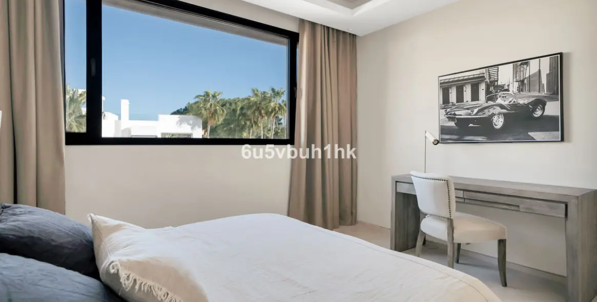 Sale of detached villa in Golden Mile 34