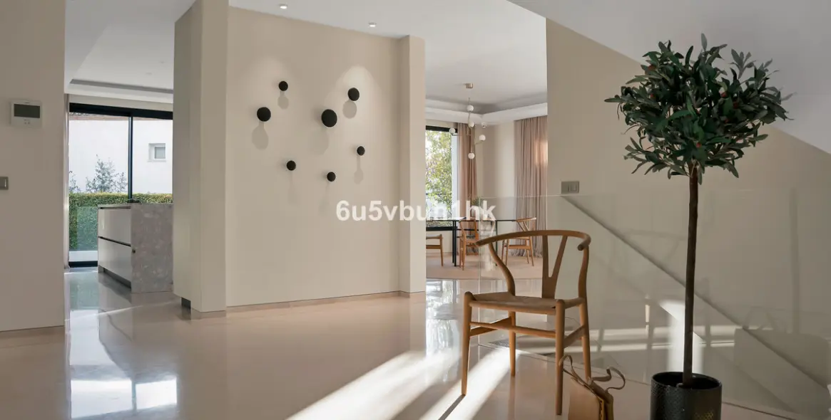 Sale of detached villa in Golden Mile 37