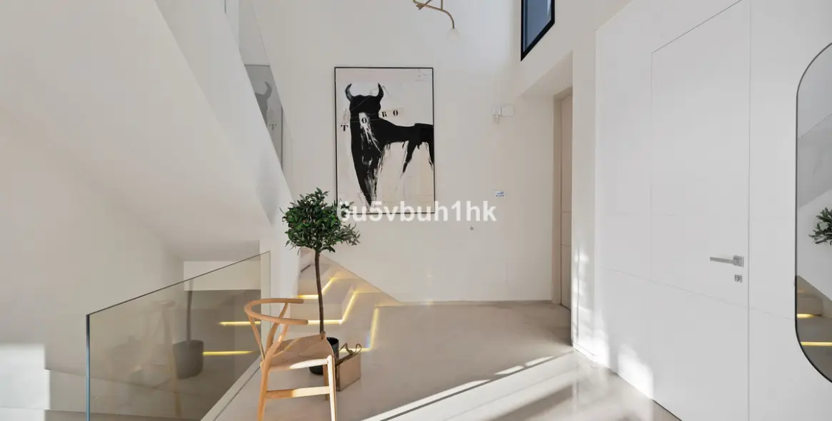 Sale of detached villa in Golden Mile 43