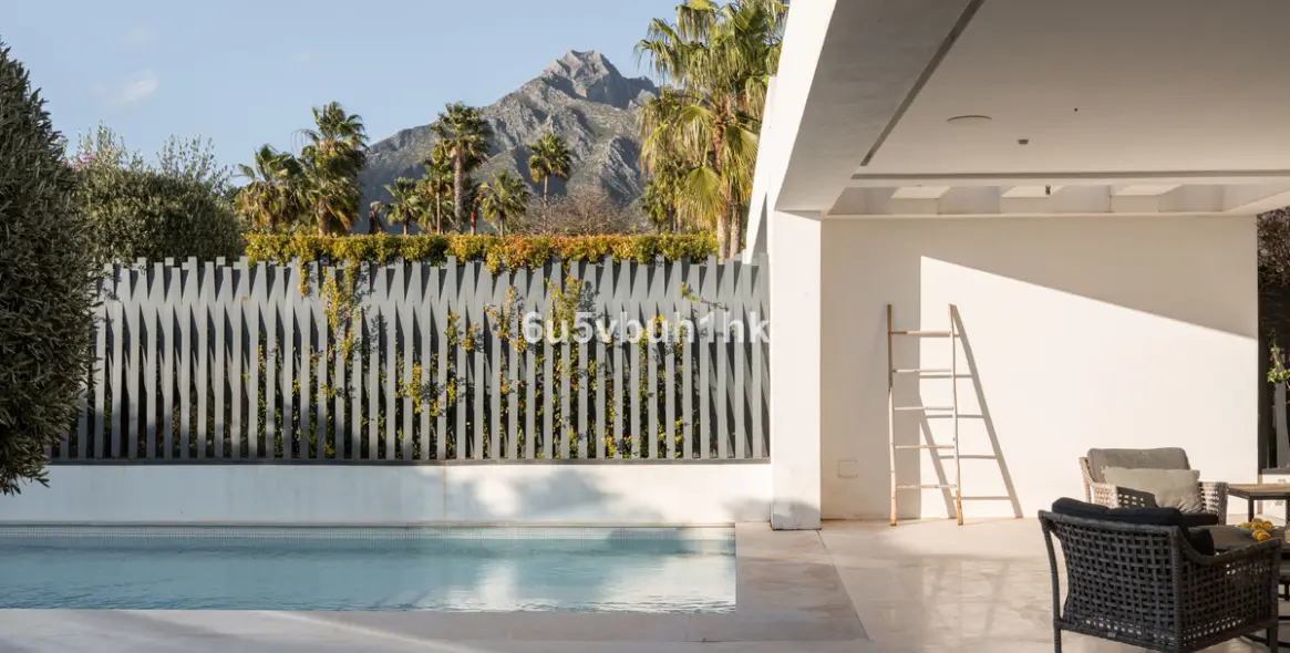 Sale of detached villa in Golden Mile 47