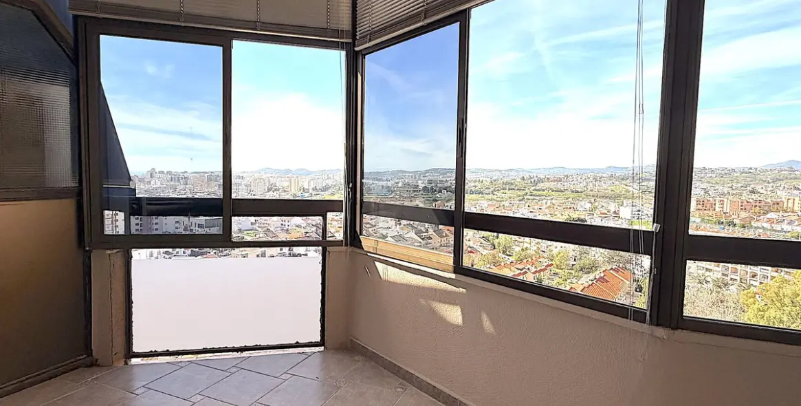 Sale of middle floor apartment in Los Pacos 4