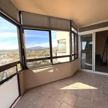 Sale of middle floor apartment in Los Pacos