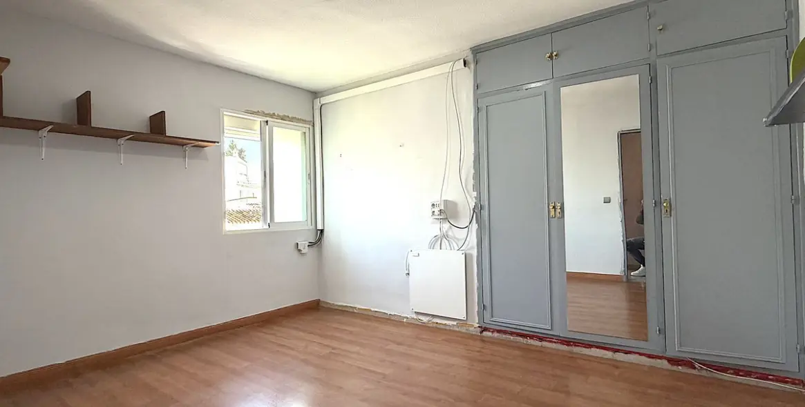 Sale of middle floor apartment in Los Pacos 11