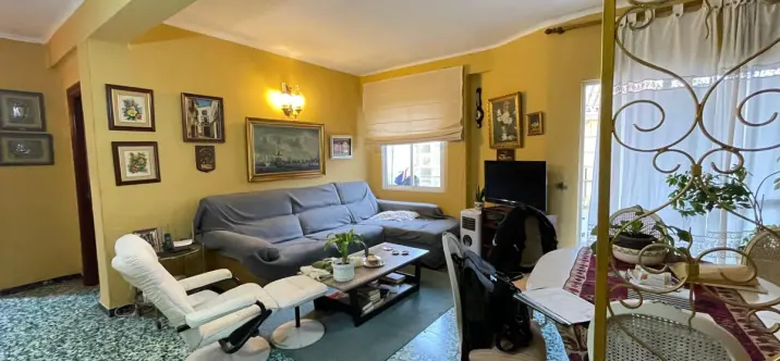 Sale of middle floor apartment in Málaga 2