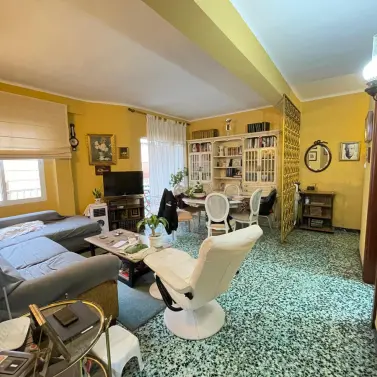 Sale of middle floor apartment in Málaga