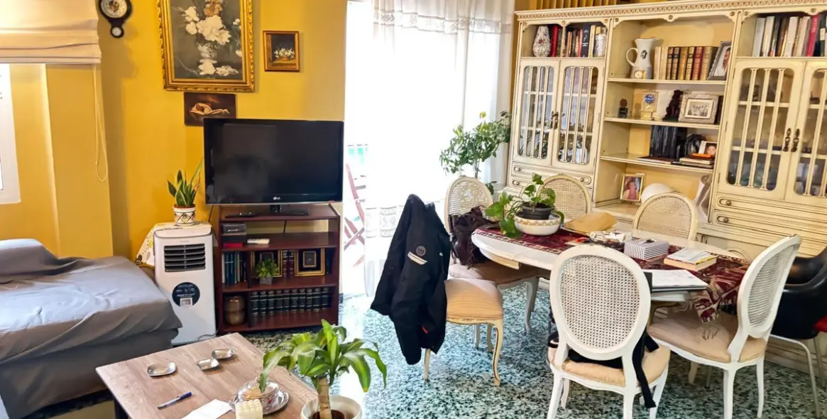 Sale of middle floor apartment in Málaga 7