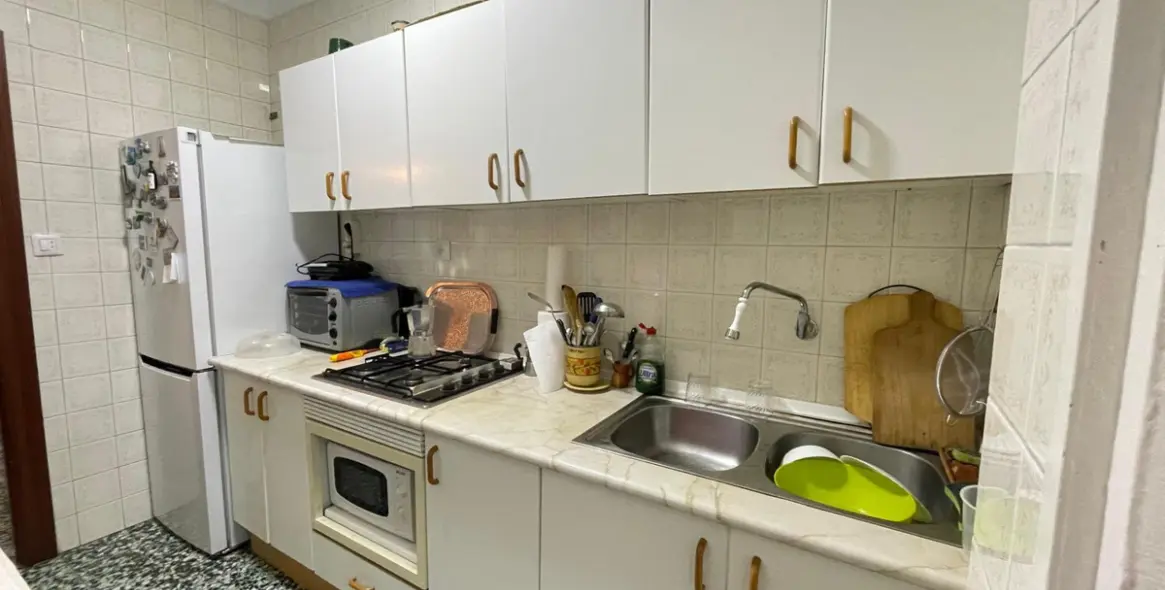 Sale of middle floor apartment in Málaga 13