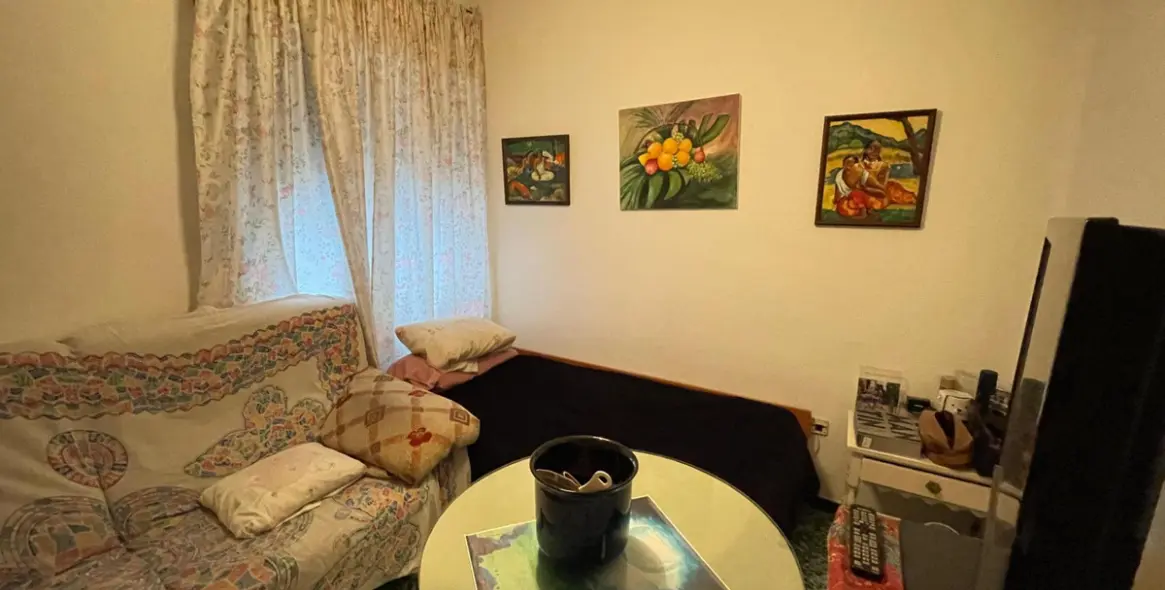 Sale of middle floor apartment in Málaga 20