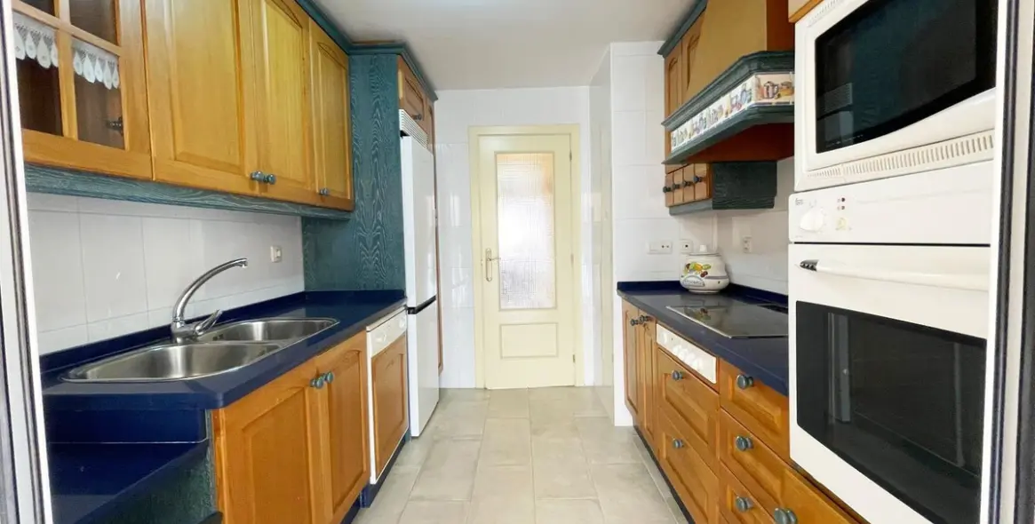 Sale of middle floor apartment in Nerja 2