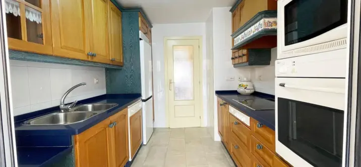 Sale of middle floor apartment in Nerja 1