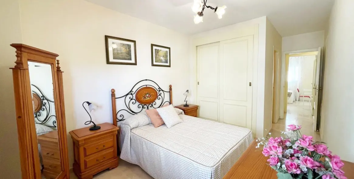 Sale of middle floor apartment in Nerja 4