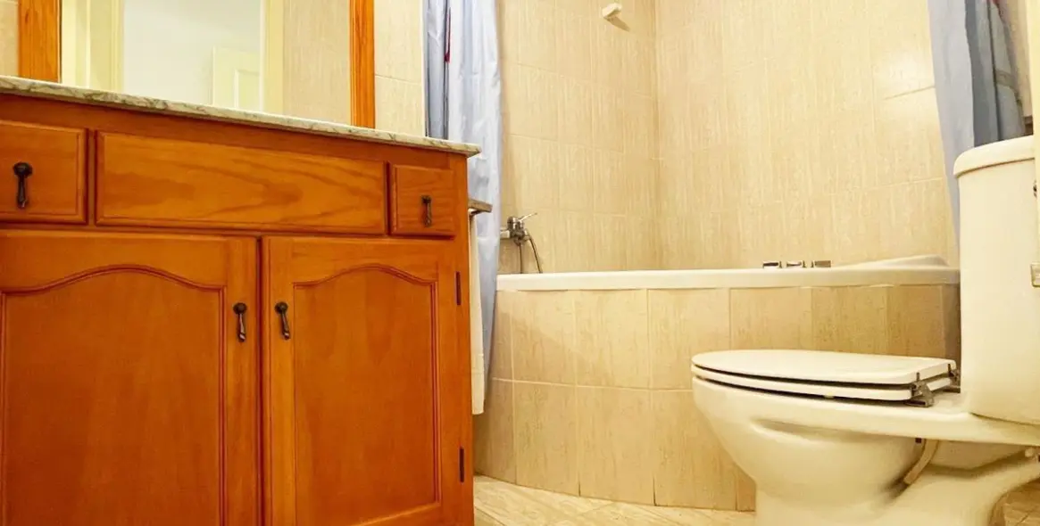 Sale of middle floor apartment in Nerja 14