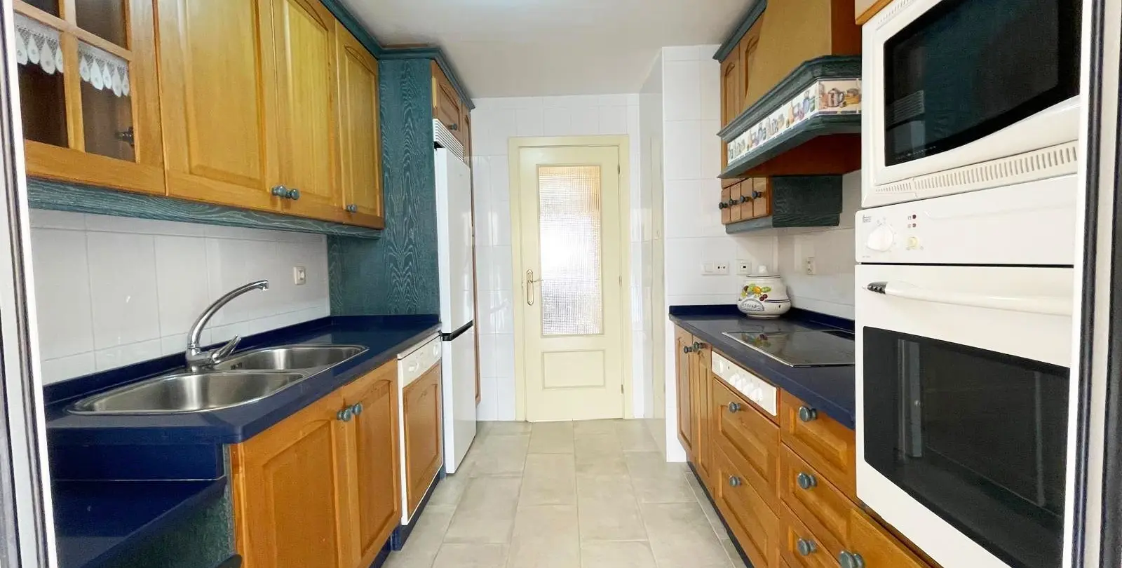 Продажа апартаментов на среднем этаже в Nerja 2