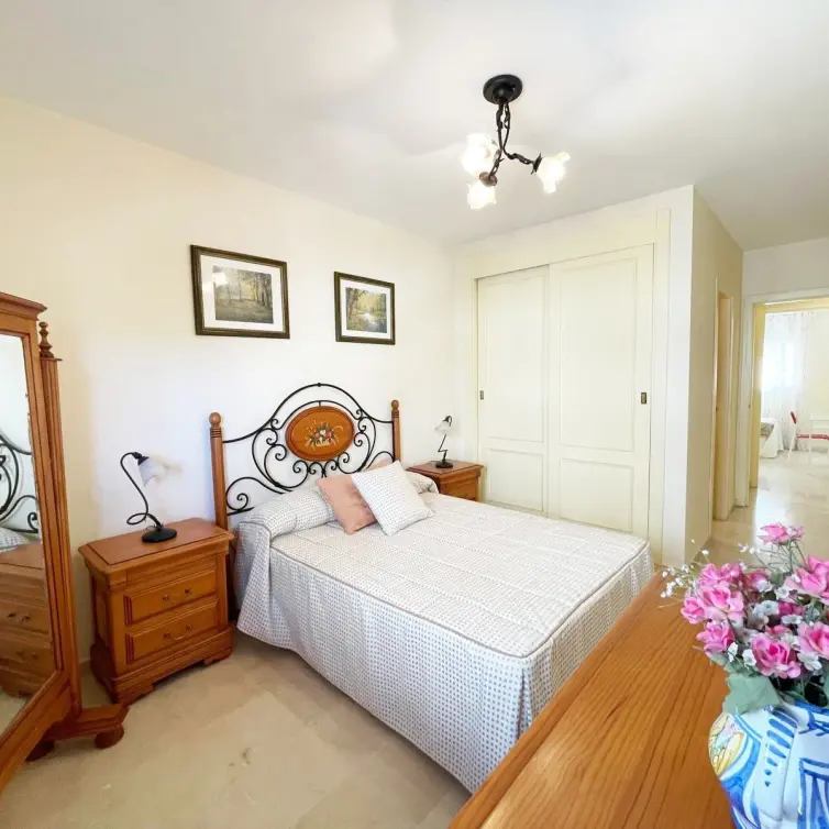 Sale of middle floor apartment in Nerja