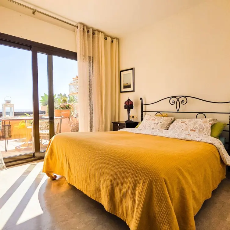 Sale of penthouse in La Duquesa