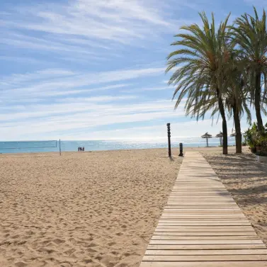 Venta de apartamento en planta media en Estepona