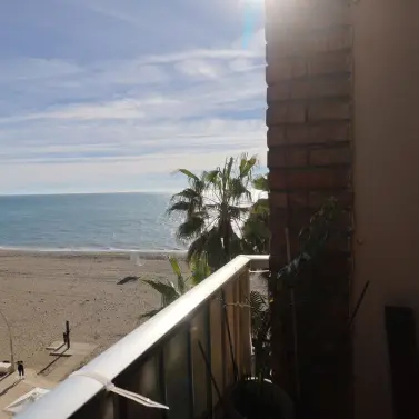 Venta de apartamento en planta media en Estepona