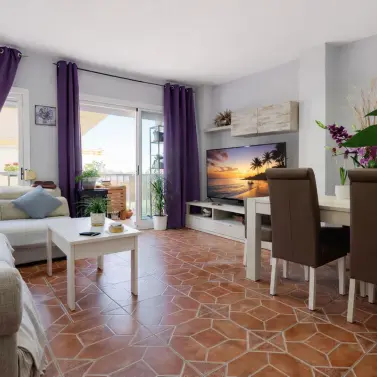 Venta de apartamento en planta media en Estepona