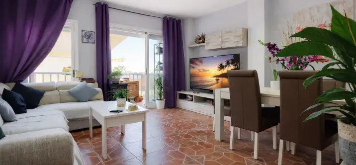 Venta de apartamento en planta media en Estepona 4
