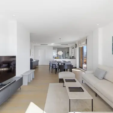 Venta de apartamento en planta media en Benahavís