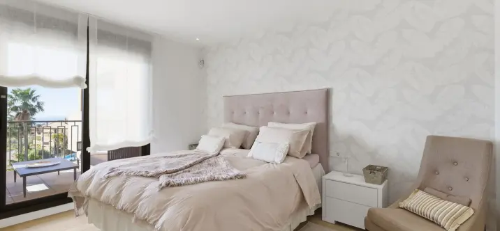 Venta de apartamento en planta media en Benahavís 4