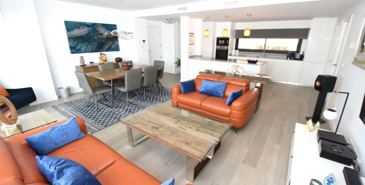 Venta de apartamento en planta media en La Cala de Mijas 1