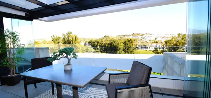 Venta de apartamento en planta media en La Cala de Mijas 2