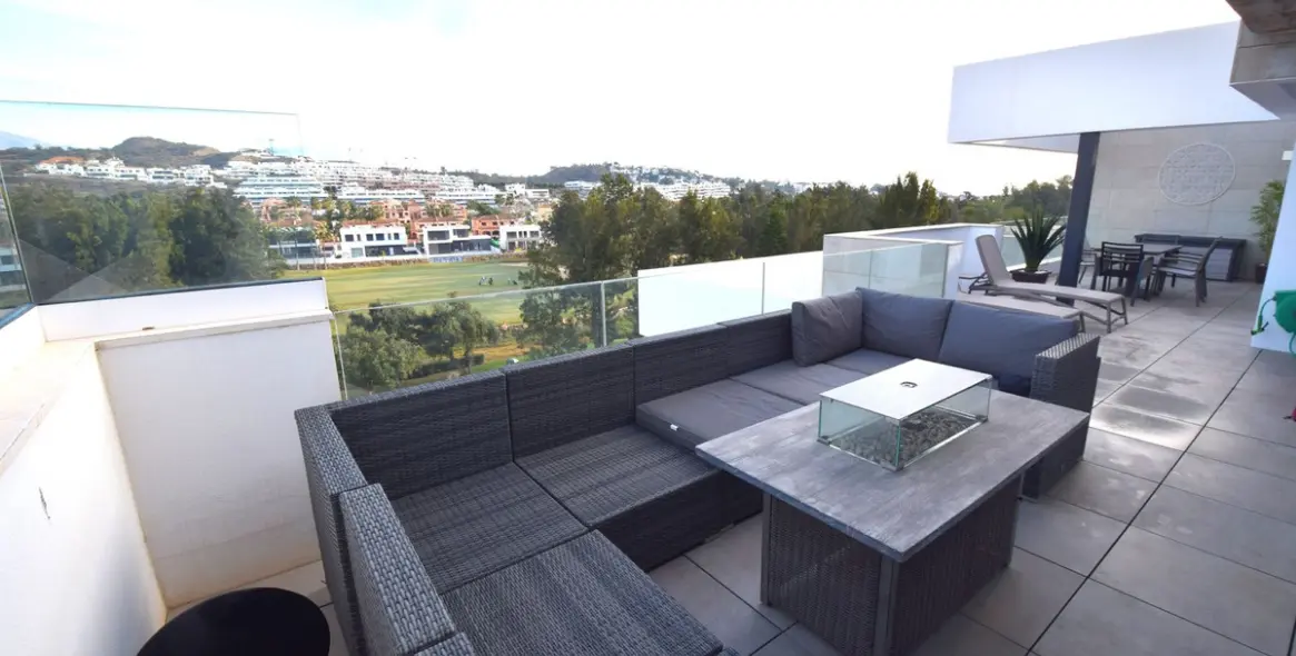 Venta de apartamento en planta media en La Cala de Mijas 4