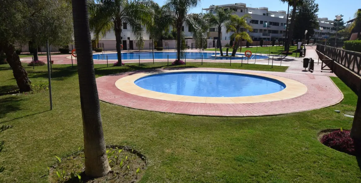 Venta de apartamento en planta media en La Cala de Mijas 8