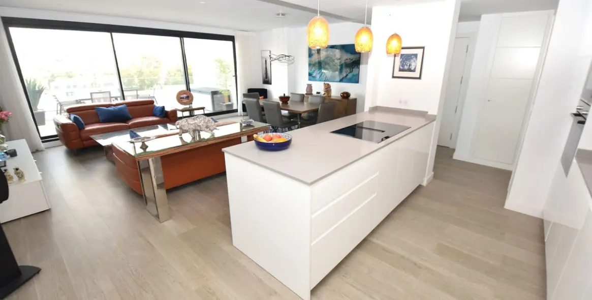 Venta de apartamento en planta media en La Cala de Mijas 10