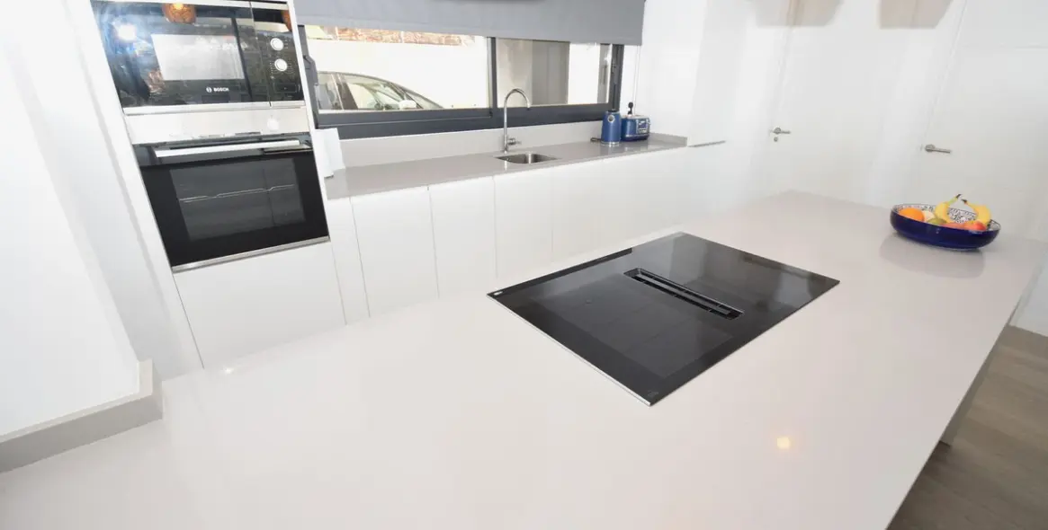 Venta de apartamento en planta media en La Cala de Mijas 12