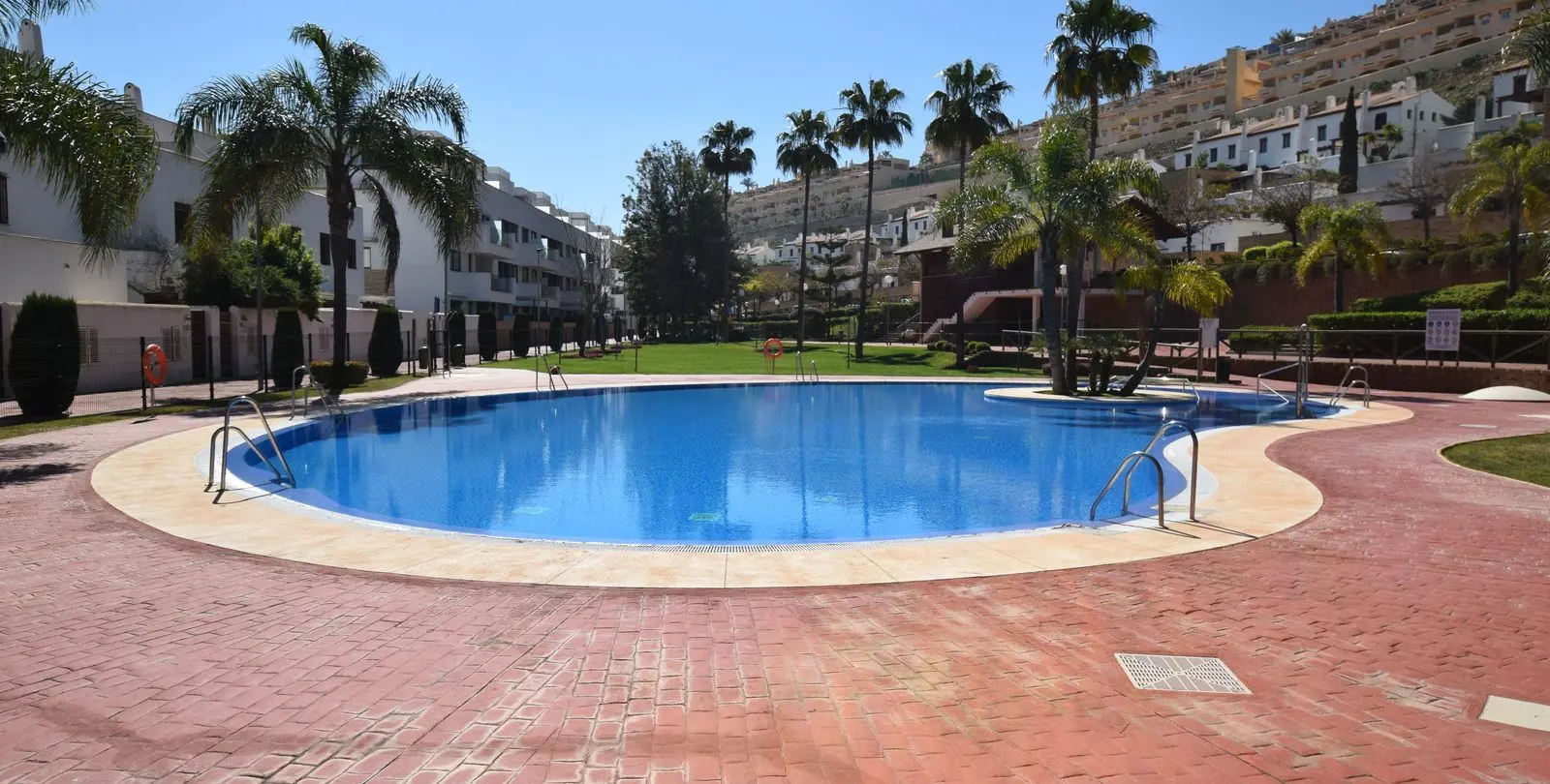 Продажа апартаментов на среднем этаже в La Cala de Mijas 25
