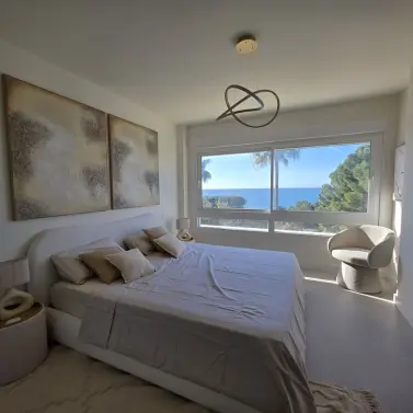 Venta de apartamento en planta media en Marbella