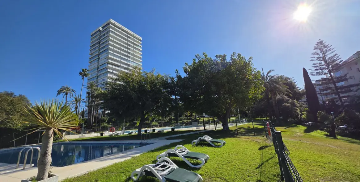 Venta de apartamento en planta media en Marbella 6