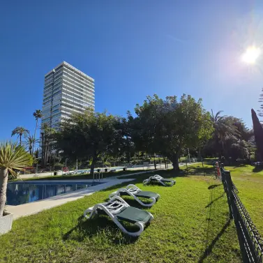 Venta de apartamento en planta media en Marbella