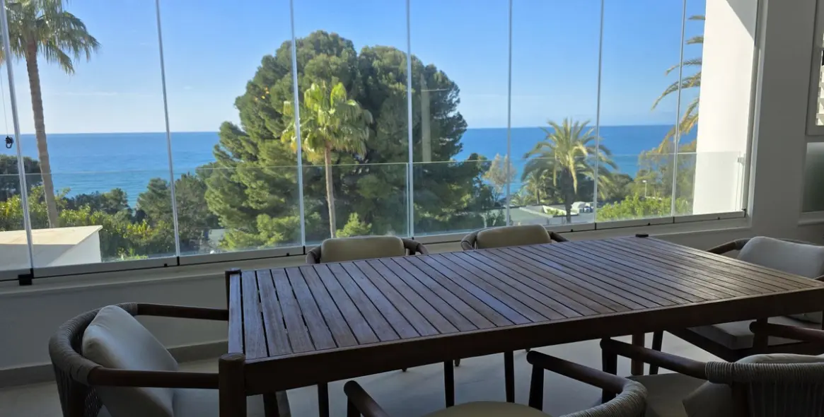Venta de apartamento en planta media en Marbella 10