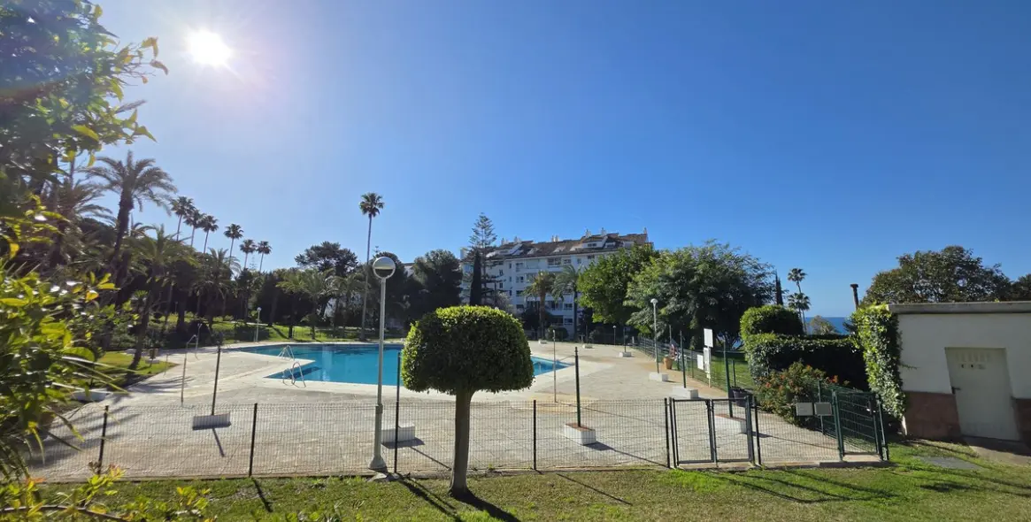 Venta de apartamento en planta media en Marbella 19