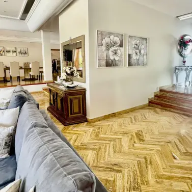 Venta de villa independiente en Nueva Andalucía