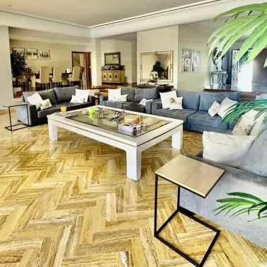 Venta de villa independiente en Nueva Andalucía