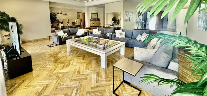 Venta de villa independiente en Nueva Andalucía 3