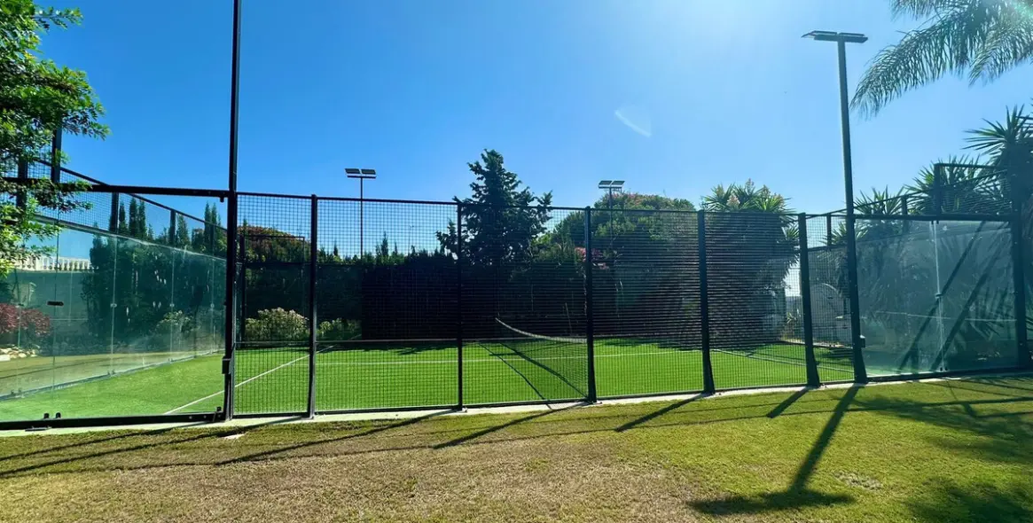 Venta de villa independiente en Nueva Andalucía 5