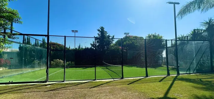 Venta de villa independiente en Nueva Andalucía 4