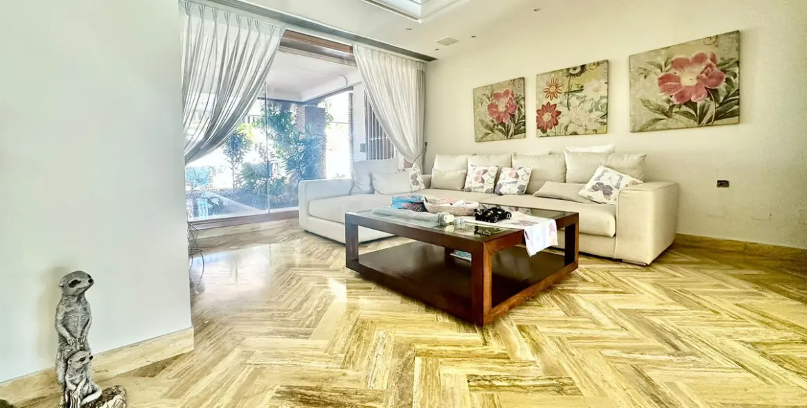 Продажа  отдельно стоящей виллы в Nueva Andalucía 22