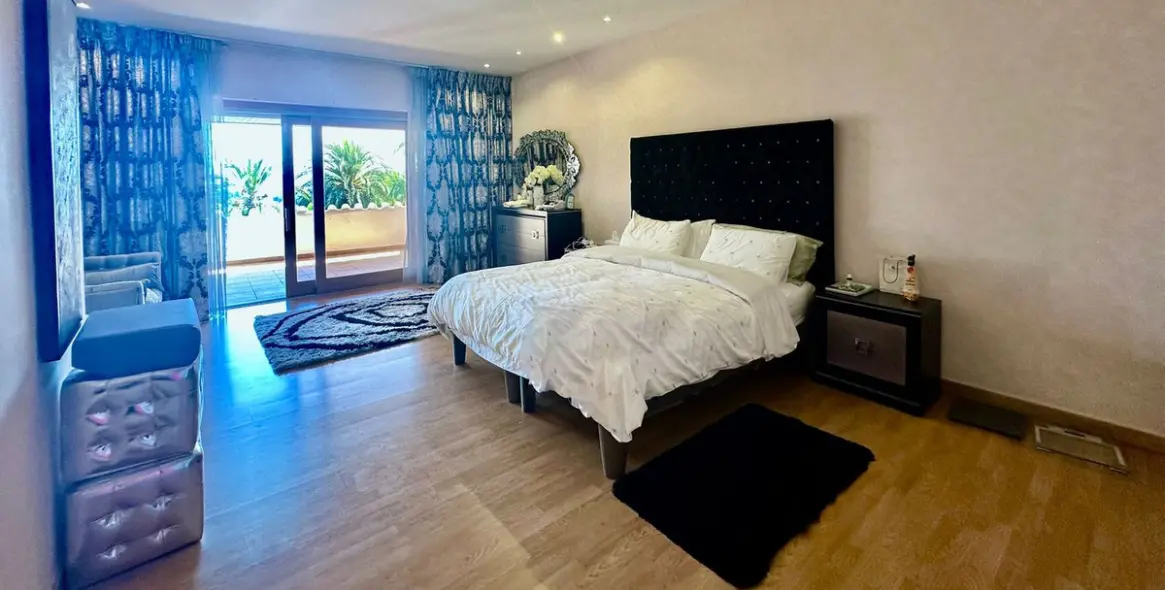 Продажа  отдельно стоящей виллы в Nueva Andalucía 29