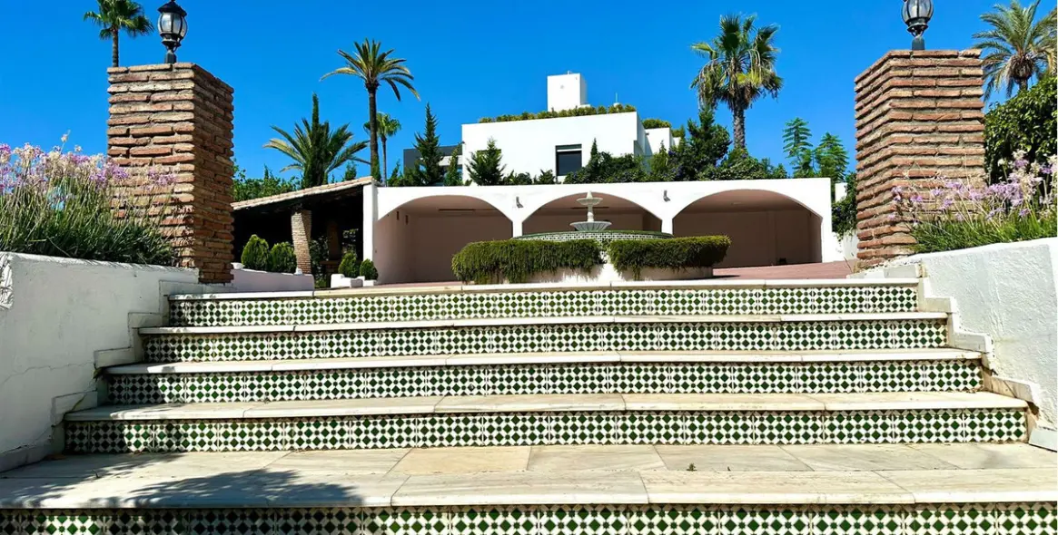 Продажа  отдельно стоящей виллы в Nueva Andalucía 34