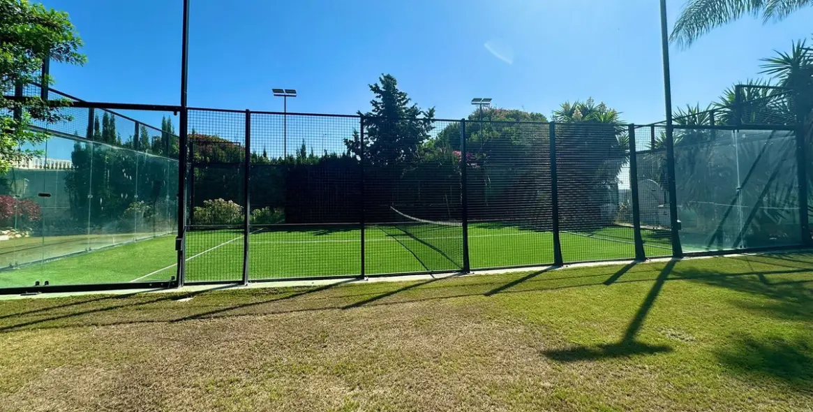 Продажа  отдельно стоящей виллы в Nueva Andalucía 39