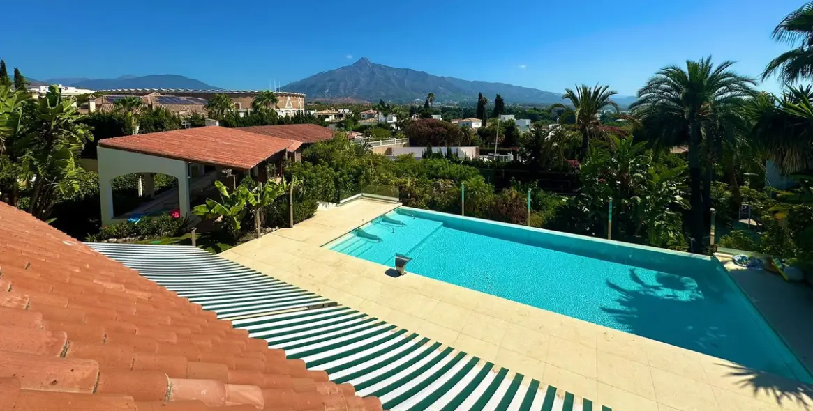 Продажа  отдельно стоящей виллы в Nueva Andalucía 47